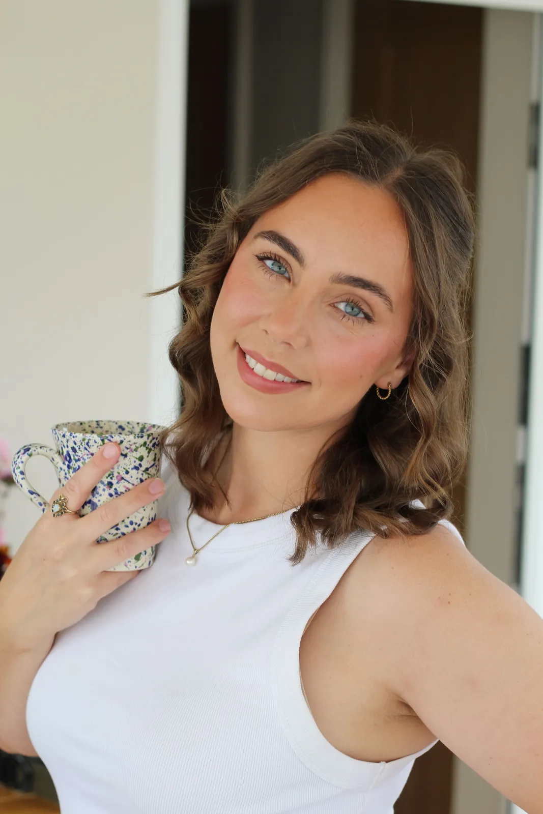 Hollie, makeup artist